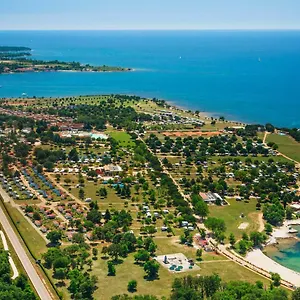 Vakantiepark Happy Camp Mobile Homes In Park Umag, Karigador